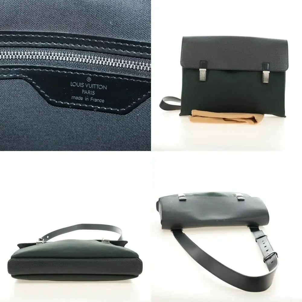 Louis Vuitton Taiga Saratov GM Shoulder Bag Black